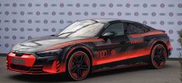 Παράδοση των νέων εταιρικών αυτοκινήτων Audi στους παίκτες της FC Bayern στο Μόναχο