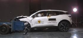Το νέο Renault Megane E-TECH electric κερδίζει τα 5 αστέρια του Euro NCAP