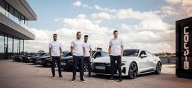 Η FC Bayern κυκλοφορεί με Audi e-tron GT